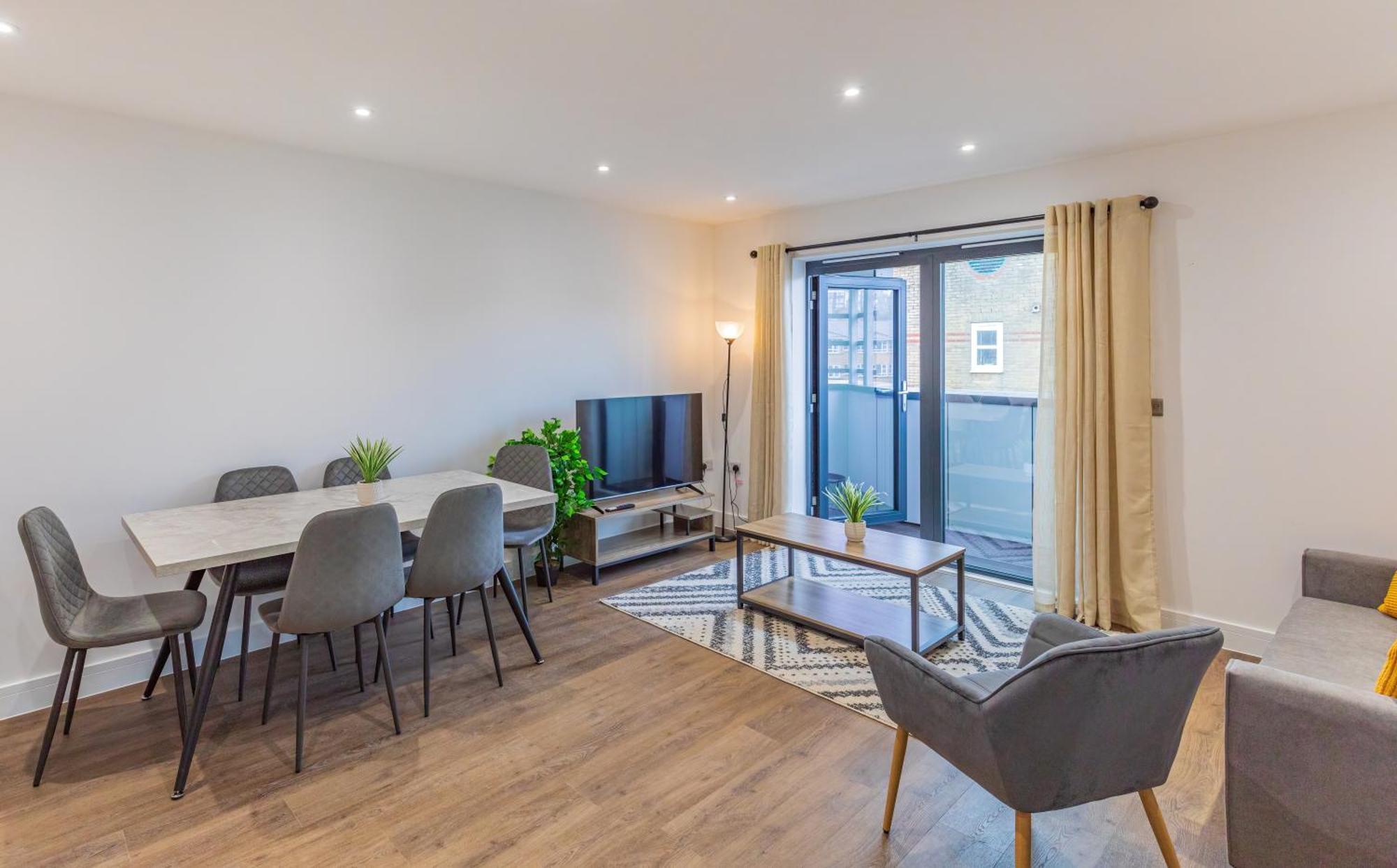 Central 2 Bed 2 Bath Apartment Near Brighton College, Beach, Hospital - Long Stay Offers Eksteriør billede