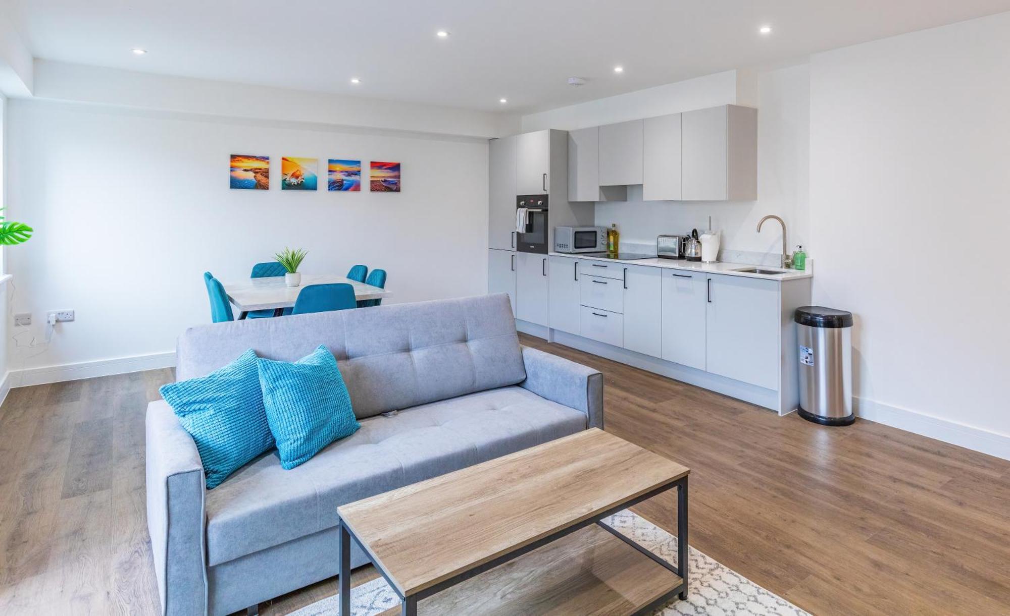 Central 2 Bed 2 Bath Apartment Near Brighton College, Beach, Hospital - Long Stay Offers Eksteriør billede