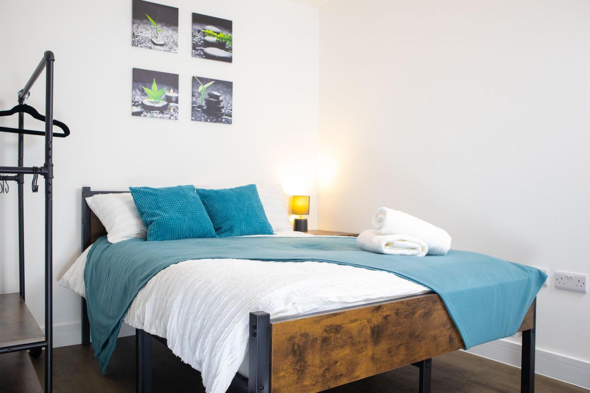 Central 2 Bed 2 Bath Apartment Near Brighton College, Beach, Hospital - Long Stay Offers Eksteriør billede